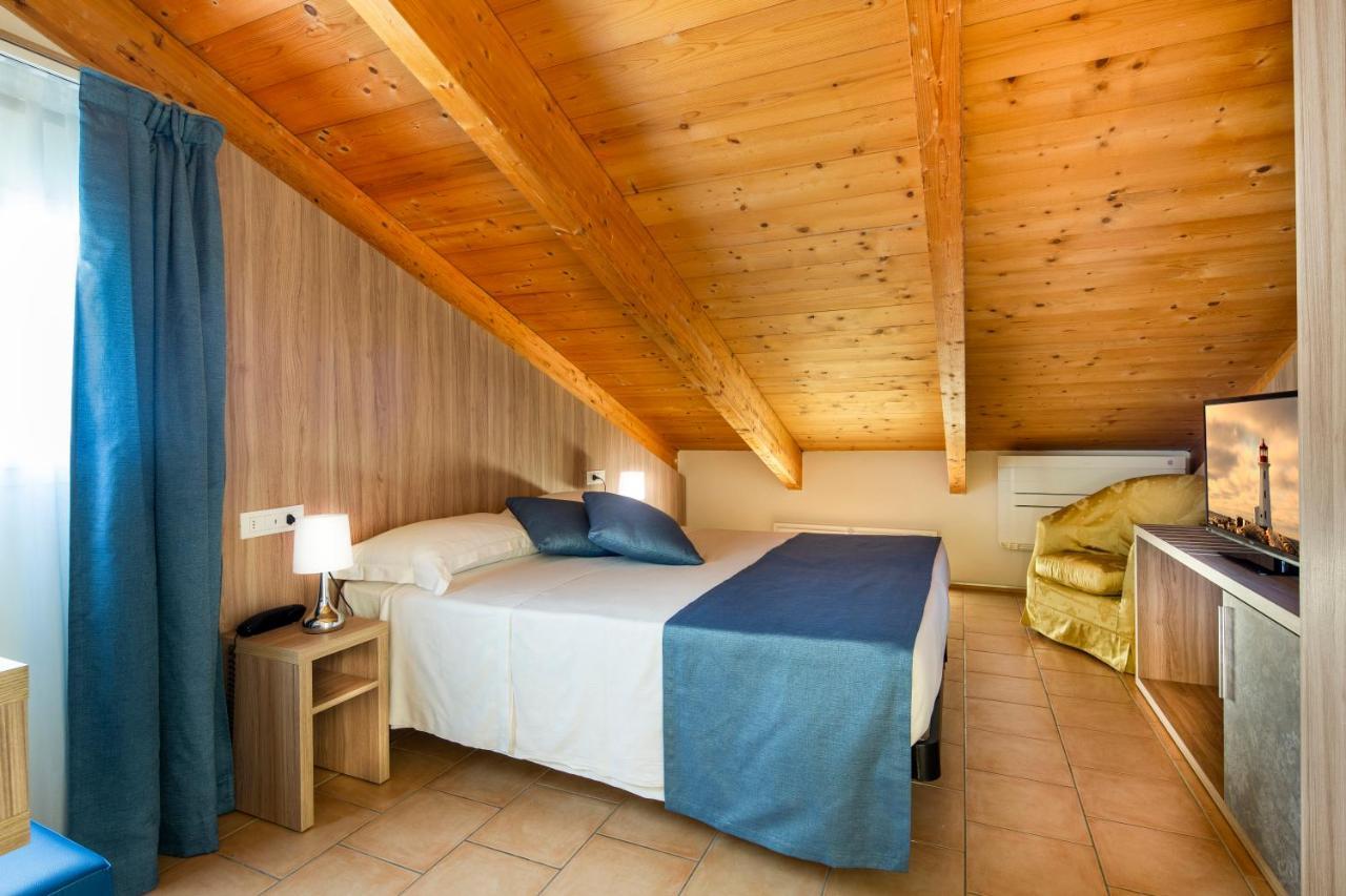 Mansarda Cannes Riccione Exteriör bild